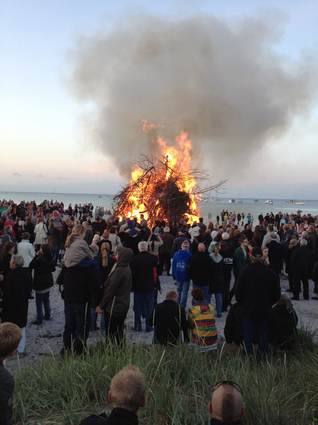 B�let p� K�ge Marina t�ndes ca. 21.30